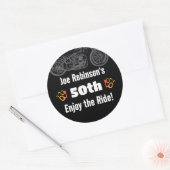 炎の50thまたは任意の誕生日を持つバイク ラウンドシール (封筒)