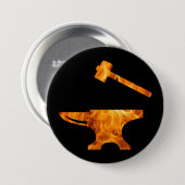炎を上げるアンビルとハンマー鍛冶金 缶バッジ (正面&裏面)