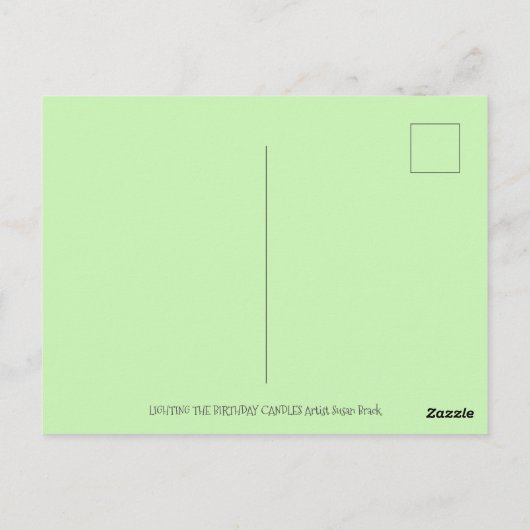 炎を吐くドラゴンが誕生日のろうそくに火をつける ポストカード (裏面)