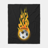 炎パーソナライズされた部のサッカーボール フリースブランケット (正面)