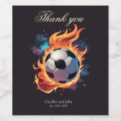 炎飛んでいるのサッカーボール。 ワインラベル (シングルラベル)