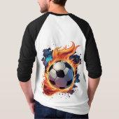 炎飛んでいるのサッカーボール。 Tシャツ (裏面)