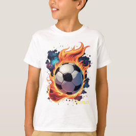 炎飛んでいるのサッカーボール。 Tシャツ