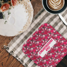 炭の背景の紙皿にマップルリーフ