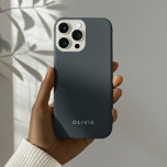「炭パーソナライズされた色のカスタム iPhone 16 PROケース<br><div class="desc">この木炭ブルーiPhoneケースで毎日の必需品にエレガンスのtouchを追加すパーソナライズされたる。柔らかいスタイリッシュ木炭ブルーの背景とあなたの名前をカスタムするをシックなフォントに搭載し、この電話ケースはあなたのスタイルを見せるのに最適ユニークである。美しいと耐久性の両方のために設計され、ファッショナブルな声明を作りながら、デバイスのための優れた保護を提供する。素晴らし誕生日や休日や大事な行事の思いやりある贈り物として。様々なiPhoneモデルと互換性があり、このカスタマイズ可能なケースは、愛し、ミニマルなデザインを持つ誰もが必要モダンなアクセサリである。</div>
