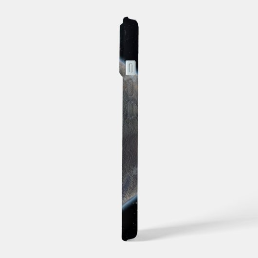 炭素と乾燥が豊富な地球のような惑星。 iPhone 15ケース (左側面)