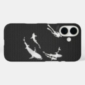 炭素繊維デコールにサメを乗せた銀ダイバー Case-Mate iPhoneケース (裏面 (横))