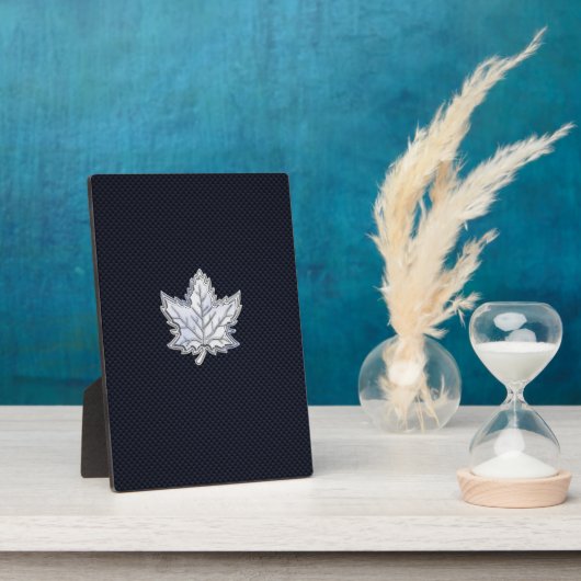 炭素繊維プリント上のクロムのようなメープルリーフ フォトプラーク (側面)