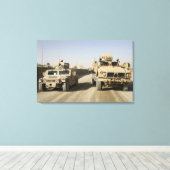 炭鉱に耐える待ち伏せ保護機 キャンバスプリント (インサイチュ (ウッドフロア))