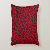 点刻されたクランベリーの赤いヒョウのプリント アクセントクッション (正面(垂直))