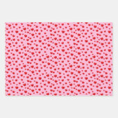 点在する赤いハート（ピンク） ラッピングペーパーシート (正面2)