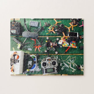 無人機および落書きが付いているピクニック用のテーブル ジグソーパズル