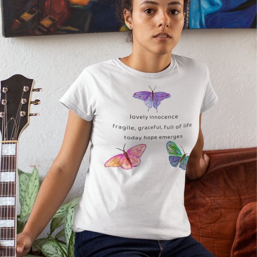 無垢なる花咲く 蝶の俳句 Tシャツ