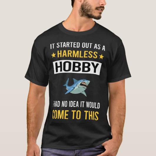 無害な趣味 サメの歯 Tシャツ (正面)