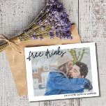 無料おもしろい写真結婚式の日付を保存 案内ポストカード<br><div class="desc">家族や友達とおもしろいのデートを共有するのを待つことができないカップルのための日付はがきを保存す結婚る。「無料おもしろいの飲み物（そして結婚している）は前にカスタマイズ不透明な写真と共にデザイン。はがきの裏に結婚差出人住所と詳細を追加する。</div>