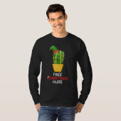 無料のクリスマスの抱擁サボテン Tシャツ (正面フル)