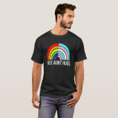無料の叔母ハグレインボートランスジェンダー国旗Lgbtqゲイ Tシャツ (正面フル)