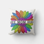 無料のMom Hugs LGBTQIA+プライドサポート クッション (正面)
