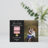 無料ケーキおもしろい写真モダン結婚式の日付保存 案内ポストカード (スタンド正面)