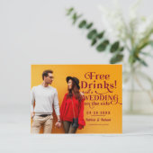 無料ドリンクおもしろいウェディングカジュアル日付を保存 ポストカード (スタンド正面)