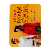 無料ドリンクおもしろいウェディングカジュアル日付を保存 マグネット (縦)