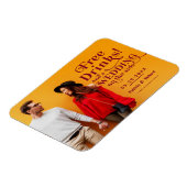 無料ドリンクおもしろいウェディングカジュアル日付を保存 マグネット (左側)