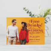 無料ドリンクおもしろいウェディングカジュアル日付を保存 招待状 (スタンド正面)