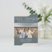 無料モダン飲み物おもしろい結婚式の日付を保存 ポストカード (スタンド正面)