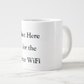 無料WiFiおかしなマグカップはこちら ジャンボコーヒーマグカップ (正面右)