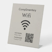無料WiFiコード ブラック＆タン 台座サイン (正面)