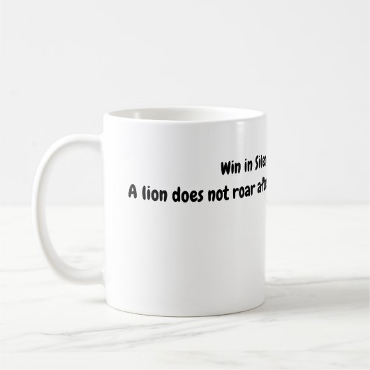 無言で勝つ コーヒーマグカップ (左)