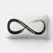 無限大とその先へ ブラシストローク シンボル ランバークッション (裏面)