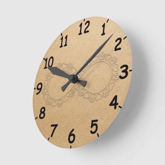 無限愛犬の足跡に数字が印刷される ラウンド壁時計 (傾斜)