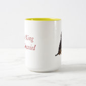 無頓着なチャールズ王スパニエル犬のコーヒー・マグ ツートーンマグカップ (中央)