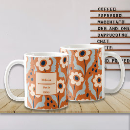 焦げたオレンジ色の卵花名前をカスタムする コーヒーマグカップ