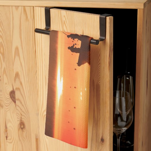 焦げたオレンジ色の漁師 キッチンタオル (三つ折り)