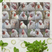 "焦点の羽：白い鶏のポートレート" キッチンタオル (折り畳み)