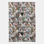 "焦点の羽：白い鶏のポートレート" キッチンタオル (縦)