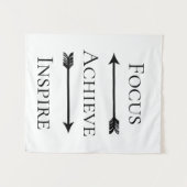 焦点はインスパイア感動的な黒い矢を達成します タペストリー (正面(横))