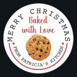 焼いたLove Christmas Chocolate Chip Cookie ラウンドシール<br><div class="desc">チョコ焼いたレットチップクリスマスクッキーの抱き枕。休日の挨拶のステッカーには、お祭りを追加するメリークリスマスタイポグラフィが付いている。</div>