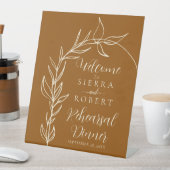 焼きオレンジのアーチリハーサルディナーウェルカム 台座サイン (インサイチュ)