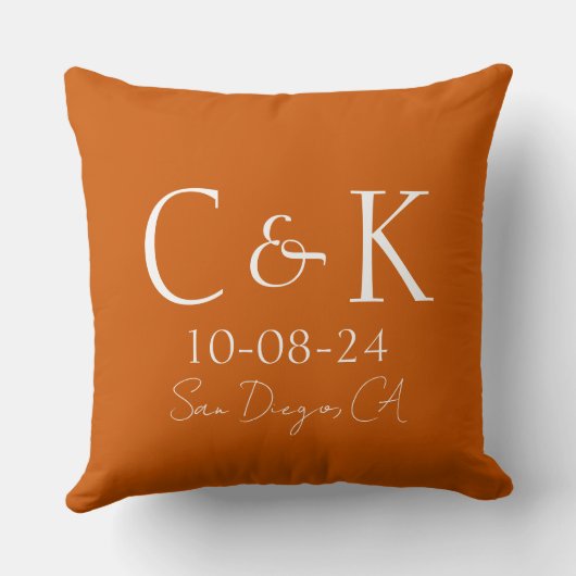 焼けたオレンジのモノグラム結婚イニシャル クッション (裏面)