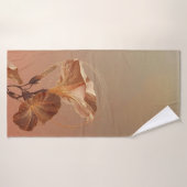 焼けたオレンジ色のカラー・リリーの植物画 バスタオル (バスタオル)