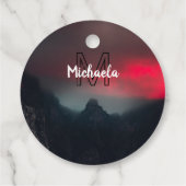 焼ける雲、霧、山の空のモノグラム フェイバータグ (裏面)