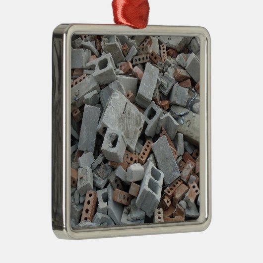 煉瓦及びブロックの破壊の荒石の残骸 メタルオーナメント (右)