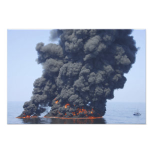 煙と火の黒い雲が現れる2 フォトプリント           