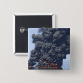 煙と火の黒い雲が現れる2 缶バッジ (正面&裏面)