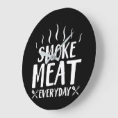 煙肉毎日に肉BBQの焼くこと ラージ壁時計 (傾斜)