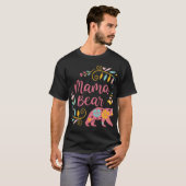 熊とともに冒険の旅へ – アドベンチャー Tシャツ (正面フル)
