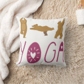 熊のおもしろいヨガのポーズ クッション (ブランケット)